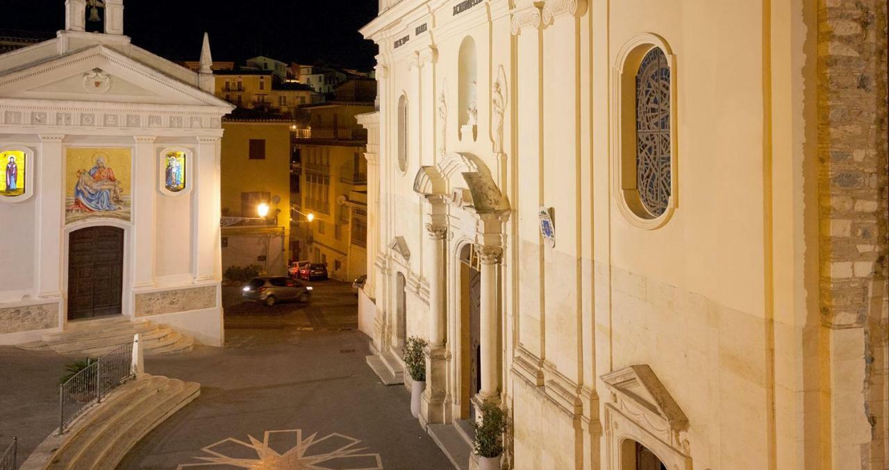 B&B Domus Purpurea Rossano Bagian luar foto